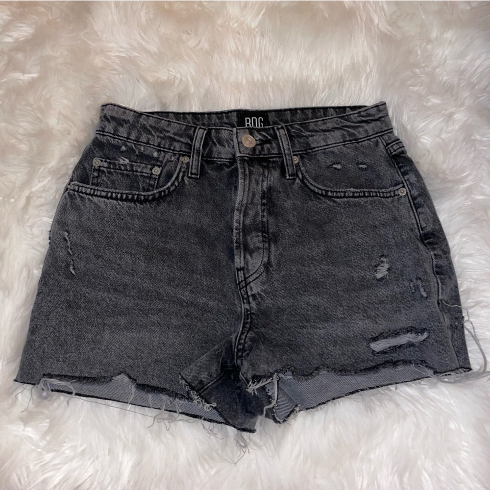 BDG Urban Outfitters Women's High-Waisted Summer Cutoff Black Denim Shorts - Picture 3 of 7